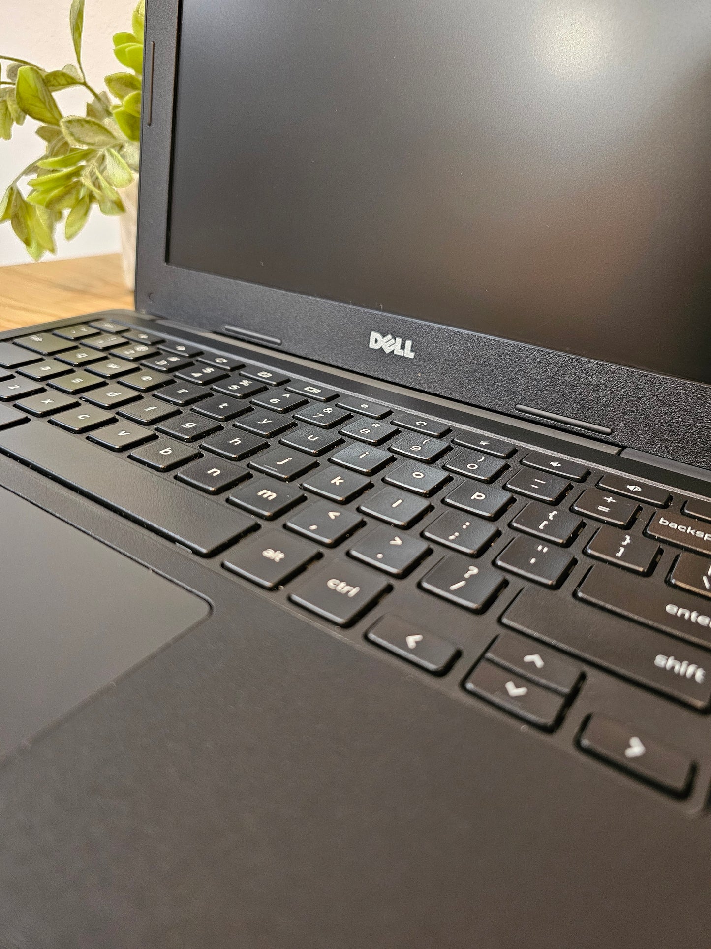 DELL 3180 Chromebook Chrome OS Ram 2gb Storage 16gb Refurbished