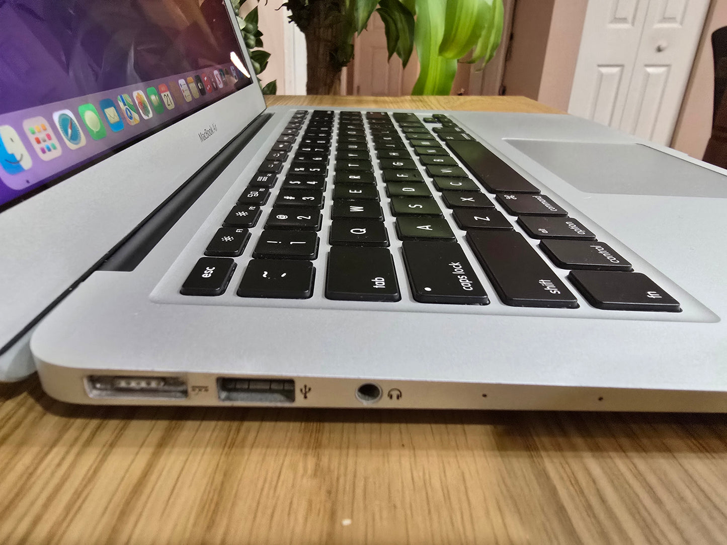 Apple Macbook Air 13.3" A1466 4GB 128GB Monterey OS Refurbished