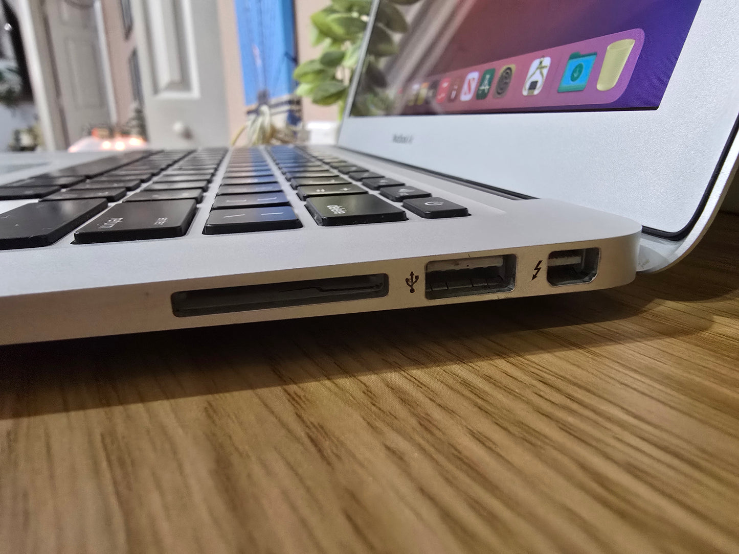 Apple Macbook Air 13.3" A1466 4GB 128GB Monterey OS Refurbished