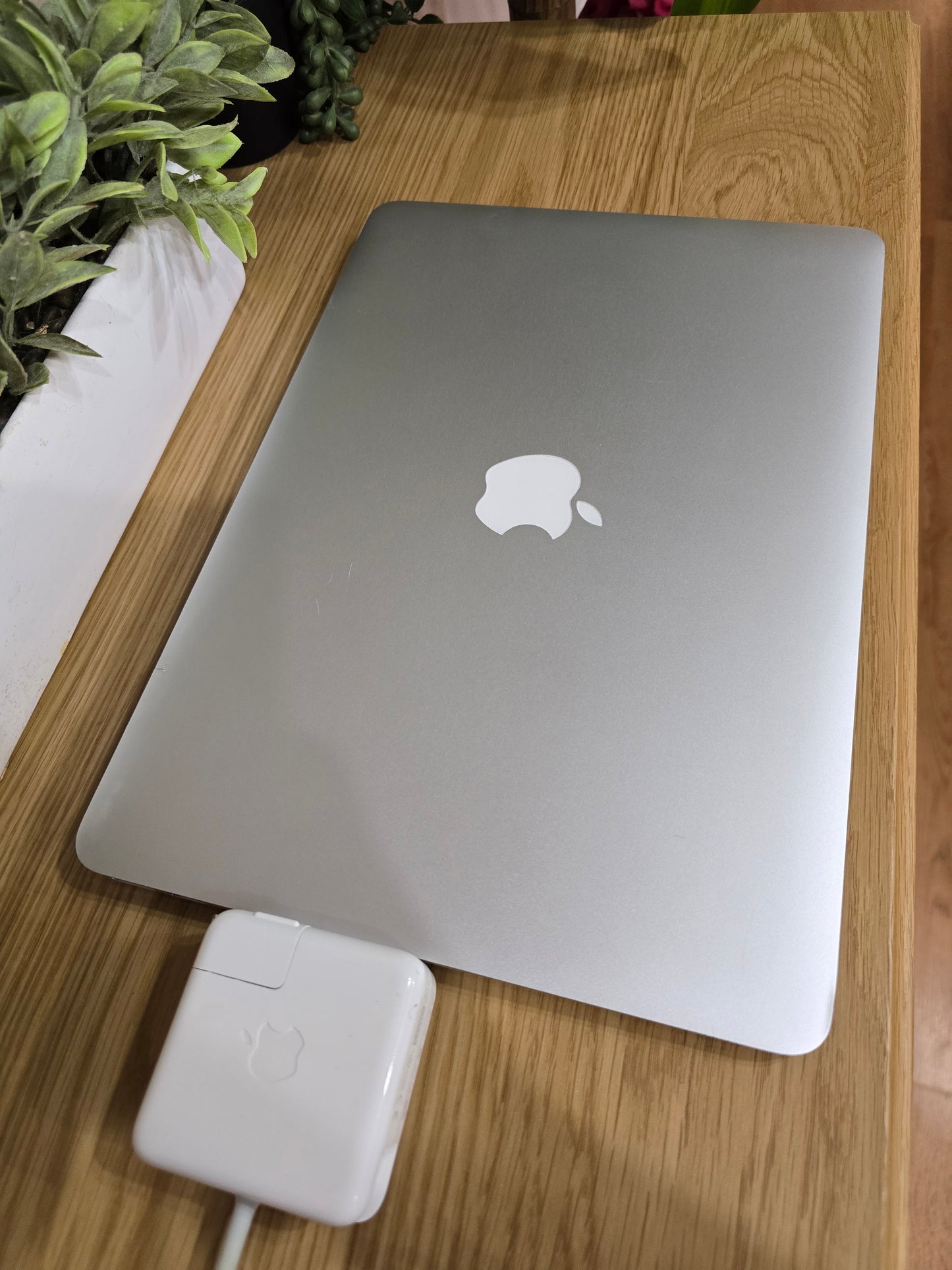 Apple Macbook Air 13.3" A1466 4GB 128GB Monterey OS Refurbished