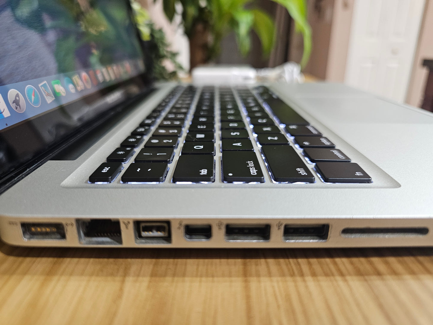 Apple Macbook Pro 13.3" i5 2.50Ghz 8GB 500GB MacOS Catalina Refurbished