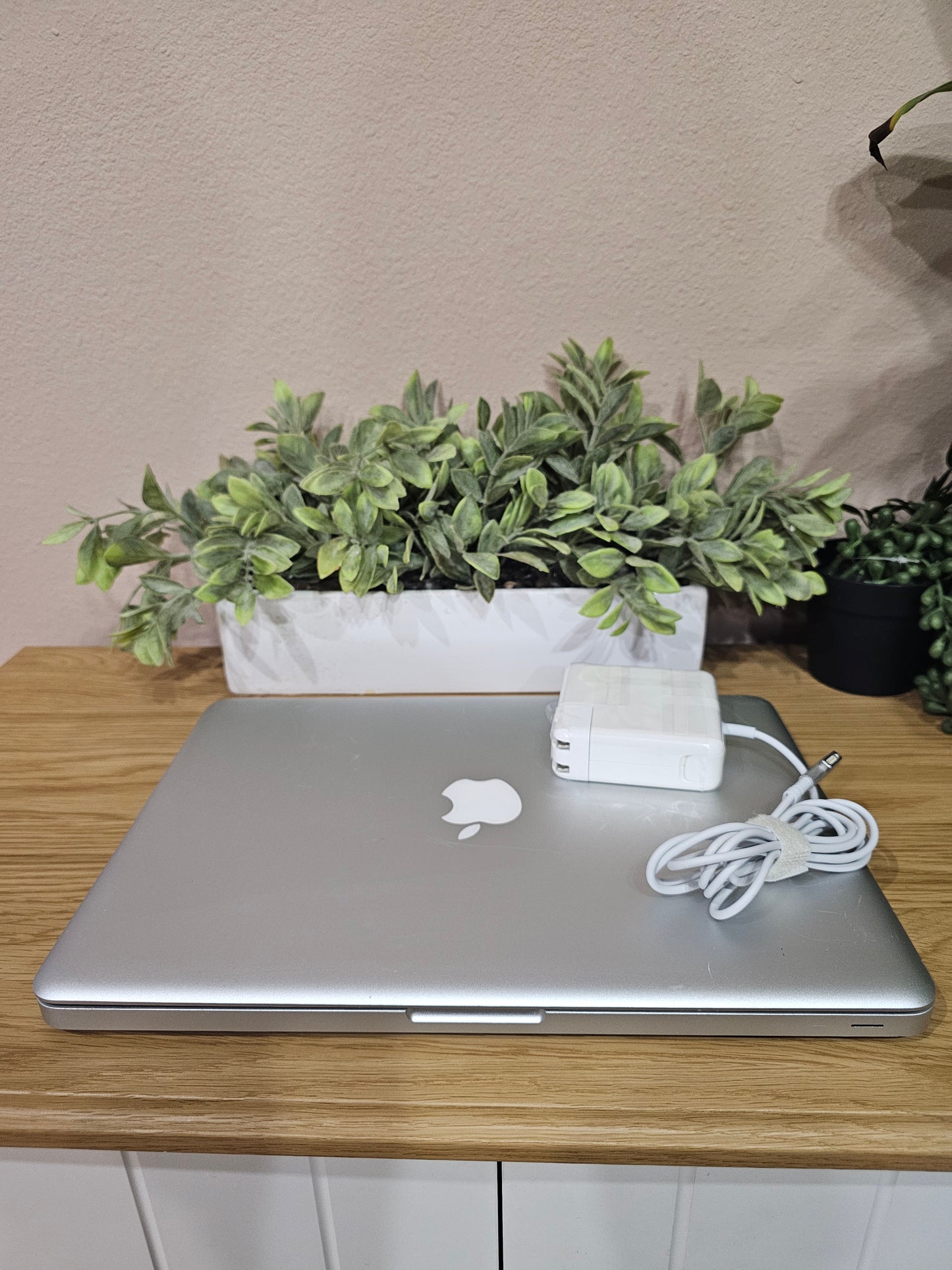Apple Macbook Pro 13.3" i5 2.50Ghz 8GB 500GB MacOS Catalina Refurbished