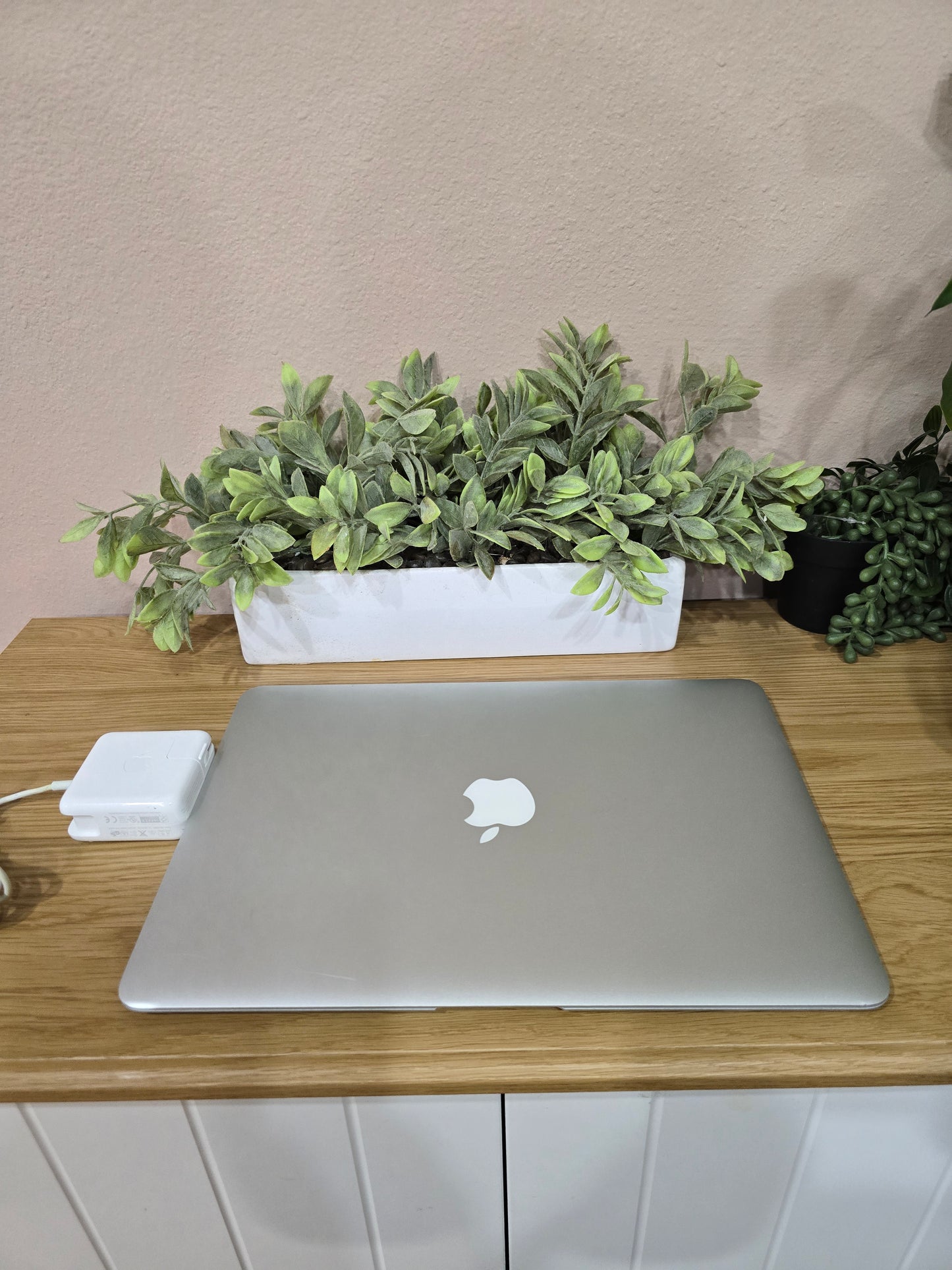 Apple Macbook Air 13.3" A1466 4GB 128GB Monterey OS Refurbished