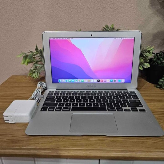 Apple Macbook Air 11.6" 4GB 128GB Monterrey OS Refurbished